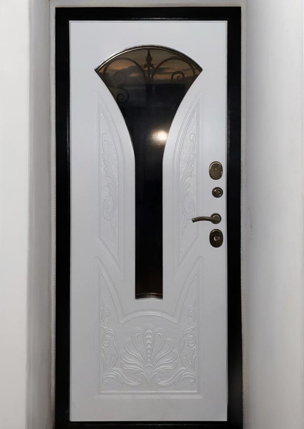 Уличная дверь с остеклением Уличная дверь с остеклением
