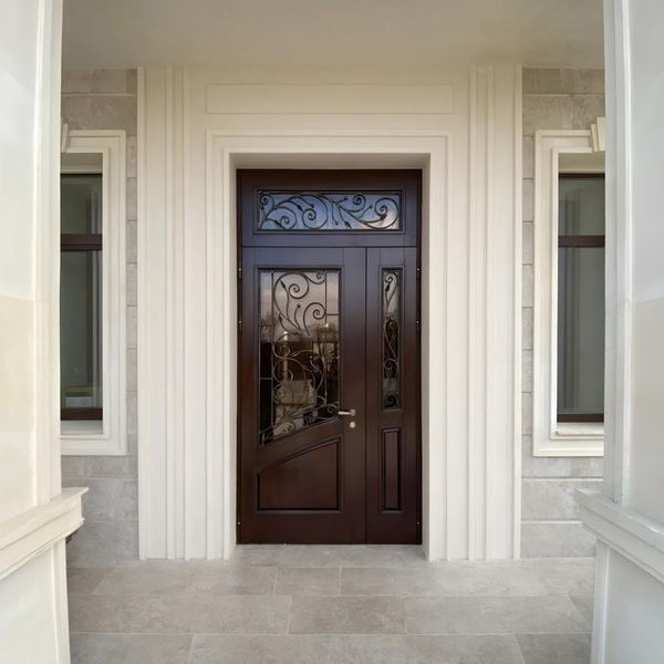 Дверь с верхней вставкой Дверь с верхней вставкой