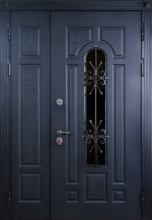 Остекленная полуторная термодверь с ковкой и панелями МДФ RAL